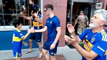 El inesperado encuentro entre los fanáticos de Boca Juniors y los jugadores del Auckland City en las calles de Nashville