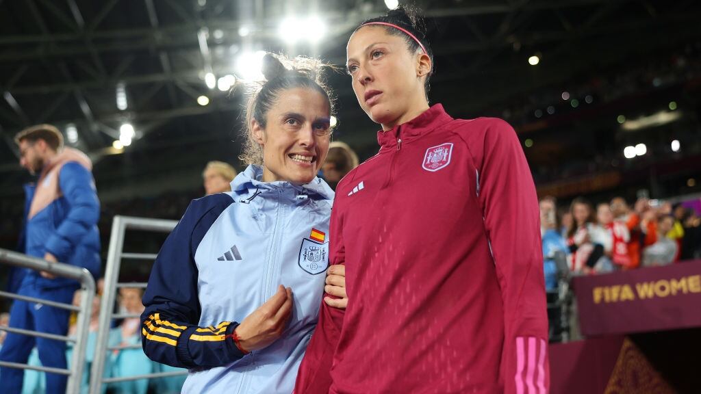 Jenni Hermoso junto a Montse Tomé