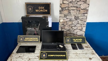La Policía secuestró celulares, una notebook, una tablet y una computadora que serán sometidos a peritajes
