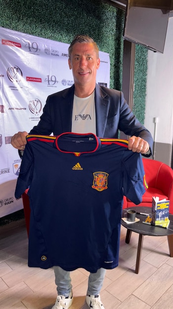 Joan Capdevila posó felizmente con