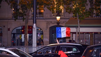 Muere una adolescente tras caer de un camión durante los festejos por la victoria de Francia en el Mundial