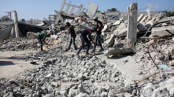 Mueren tres palestinos en nuevos bombardeos de Israel contra Gaza a pesar del alto el fuego
