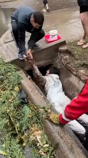 Celeste al momento de rescatar