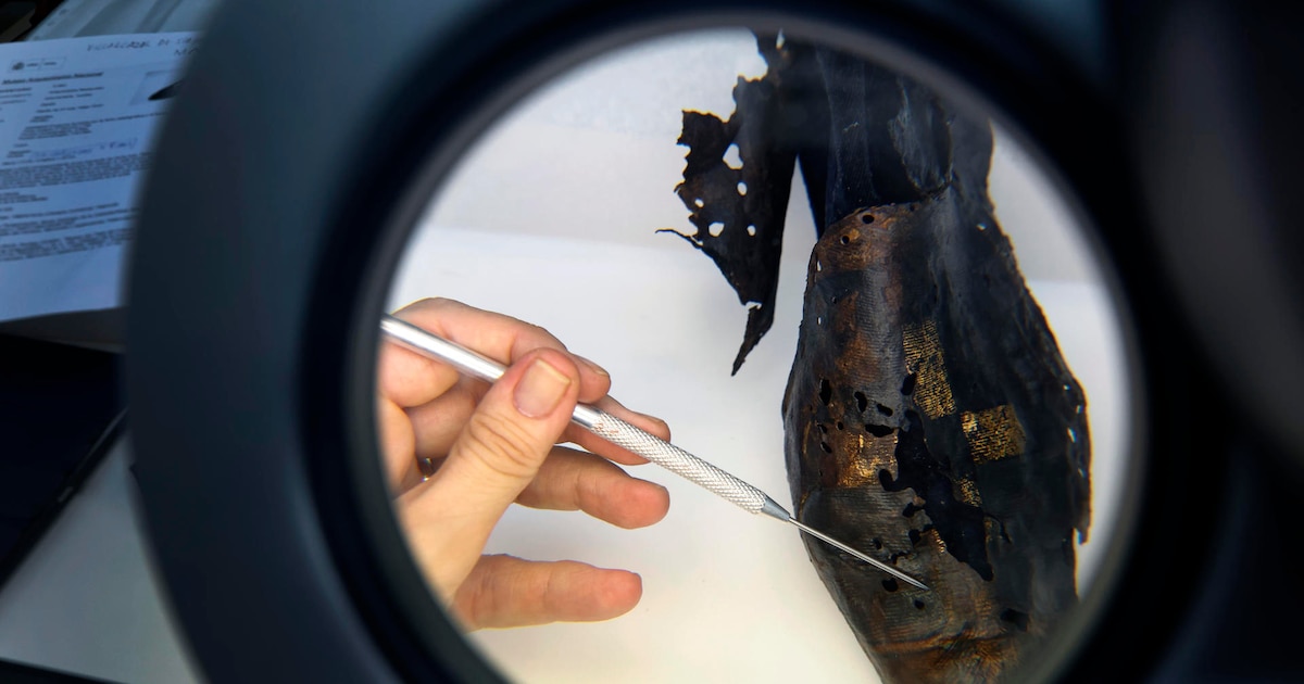 Un zapato medieval, tejidos restaurados y tecnología 3D: así es la exposición en Madrid que fusionará historia e innovación