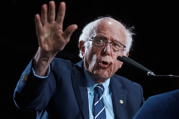 Sanders subraya que la posibilidad de consecuencias catastróficas por el avance descontrolado de la inteligencia artificial preocupa tanto a políticos como a científicos (AP Foto/Andrés Kudacki).
