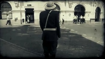 Los niños lo miraban con