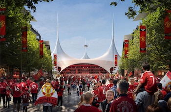 Accesos al futuro estadio del Manchester United. (Foster + Partners)