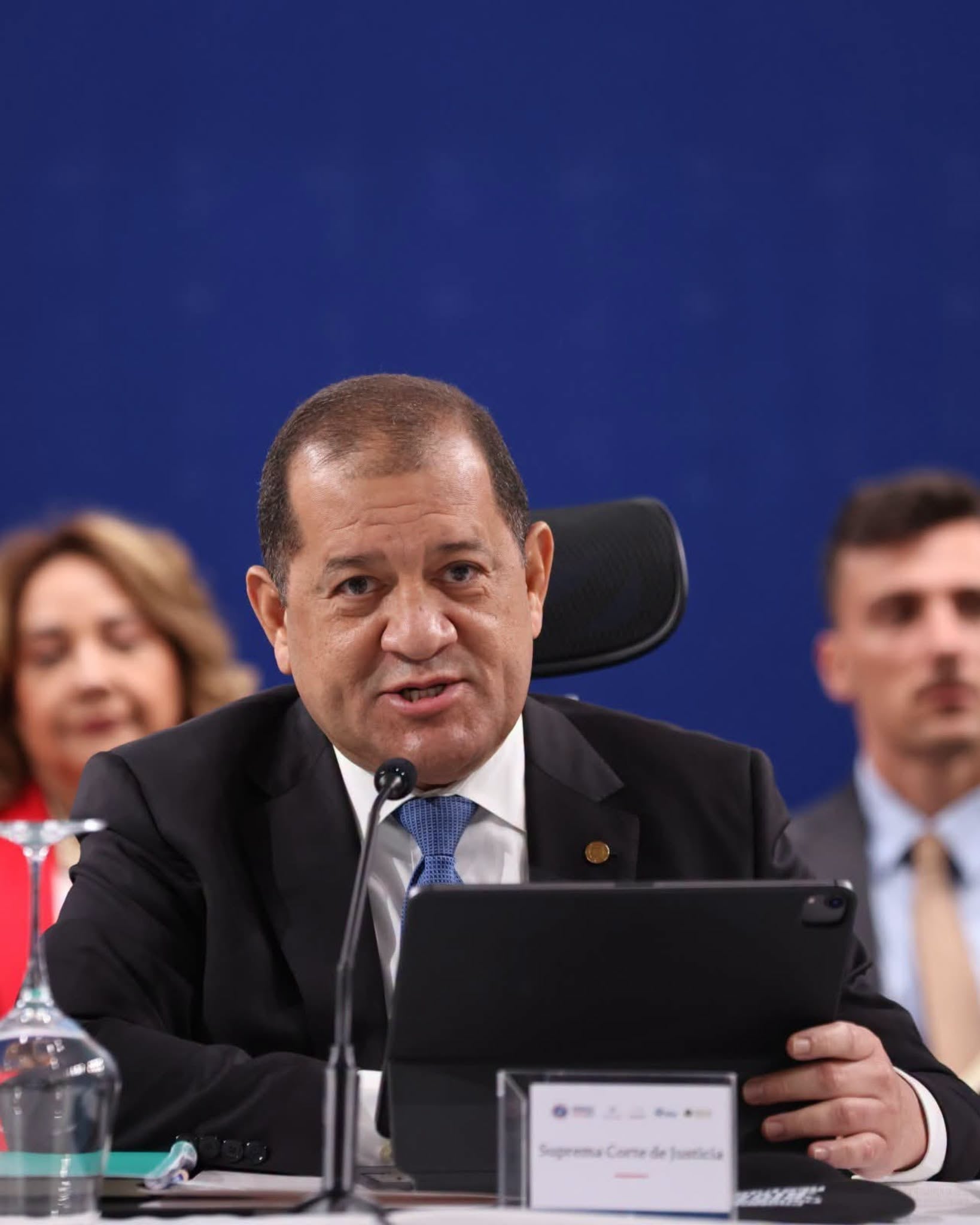 En la mesa regional realizada en Santo Domingo, Francisco Antonio Jerez Mena expuso una idea que desplaza el castigo como único camino y coloca en el centro a la víctima, la comunidad y la reinserción (Foto cortesía Poder Judicial)