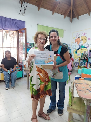 Alcira Machado, 91 años, 114 libros y tres premios como la más lectora de la biblioteca de Luis Beltrán