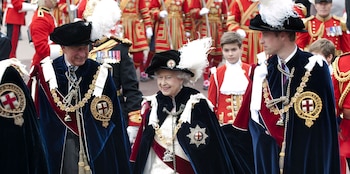 El príncipe Carlos, la reina