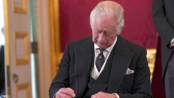 Acto-de-proclamación-del-rey-Carlos-III firma