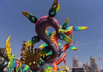 Seres extraños desfilaron del Zócalo