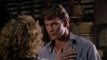 A esposa de Patrick Swayze destaca que o novo filme apresenta o personagem Johnny Castle de forma respeitosa e emocionante (Vestron Pictures).