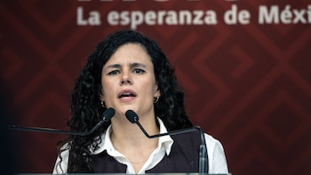 Luisa María Alcalde responde a