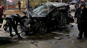 El daño fue de tal magnitud que apenas se puede visualizar el modelo del auto