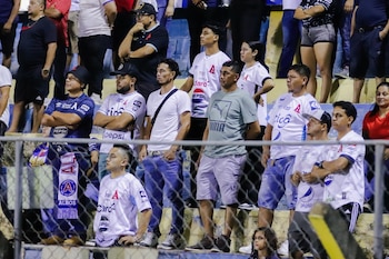 Los aficionados salvadoreños podrán volver a consumir cerveza dentro de los estadios, una práctica suspendida desde julio de 2023. (Cortesía: Alianza FC)