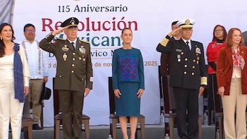 Desfile militar día de la revolución mexicana méxico noviembre 20