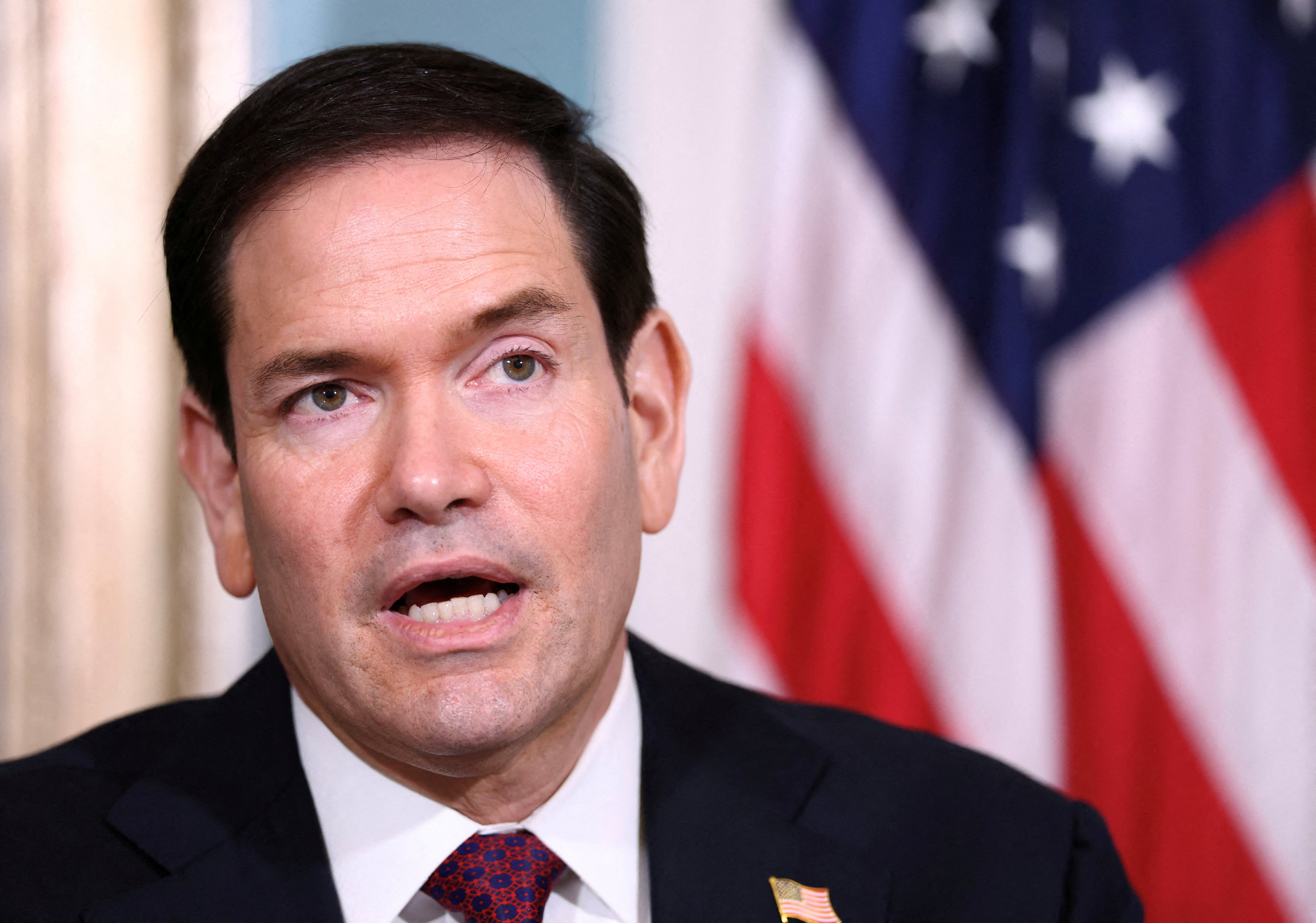 Marco Rubio endureció su discurso sobre terrorismo y extremismo al anunciar sanciones contra redes transnacionales de extrema izquierda, entre ellas Autistici/Inventati (REUTERS/Kevin Lamarque/File Photo)