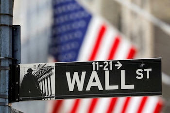 Wall Street sigue de cerca