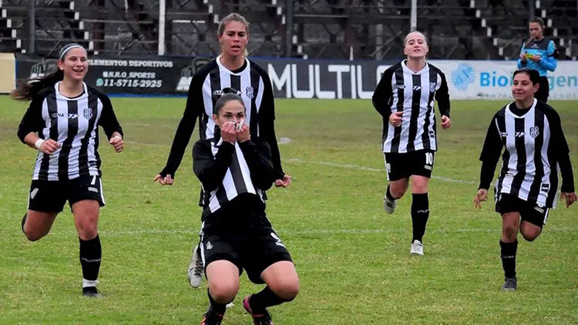 En su última etapa en competencia oficial celebró sus goles en El Porvenir