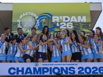 La selección argentina +50 de hockey se consagró bicampeona mundial tras vencer a Inglaterra