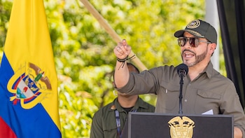 Abelardo de la Espriella ordenó un sexto bombardeo contra disidencias vinculadas con alias Mordisco: “Muy importante y estratégico”