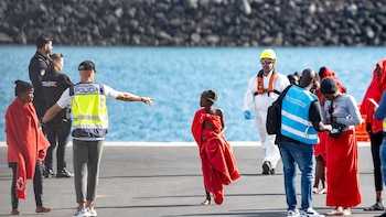 Canarias destinó 155 millones a menores migrantes en 2025 y empieza a cerrar centros gracias a la derivación a CCAA
