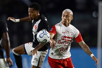 Independiente Santa Fe quedó eliminado de la Copa Sudamericana 2026, tras perder 2-0 ante Vasco Da Gama en los cuartos de final - crédito Andre Coelho/EFE