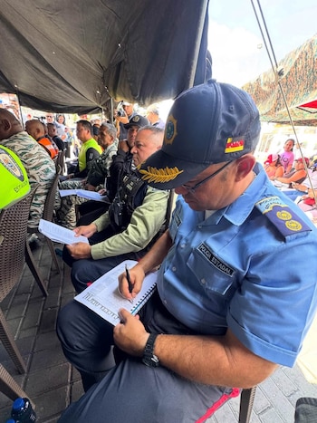 Militares, policías y civiles participaron
