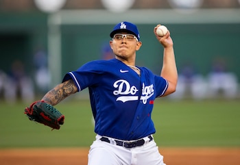 Julio Urías debutó en la