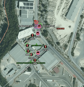 Los servicios de emergencia trabajan en un incendio de industria en Cehegin. (Región de Murcia)