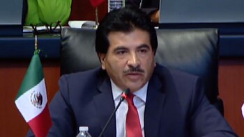 Periodista acusa a candidato de