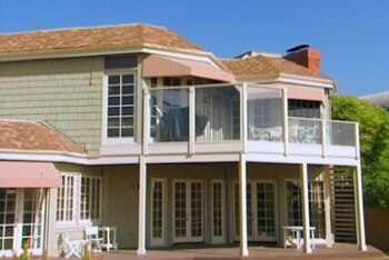 Únicamente la fachada de la