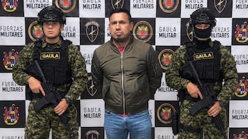 Capturaron por espionaje a un capitán activo del Ejército en Bogotá: tendría nexos con un frente de las disidencias y estaría vinculado con un secuestro