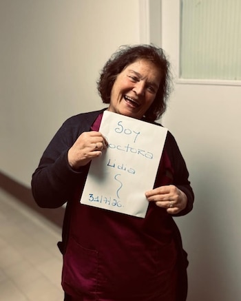 Lidia Fernández, médica a los 65 en Uruguay (Facebook)