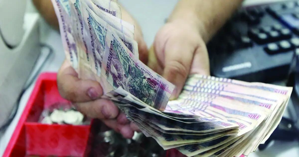 El tipo de cambio mantiene en alerta al sector empresarial hondureño por el impacto de una depreciación del lempira sobre la actividad comercial y productiva. (FOTO:Honduduario)