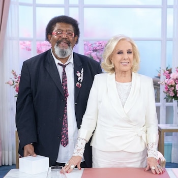 La producción de La Noche de Mirtha emitió un fragmento de la canción que Rubén Rada creó para el programa radial de Mirtha Legrand en Radio La Red