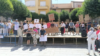 Manifestación en la Plaza de España de Piedrahíta por la calidad del agua.
