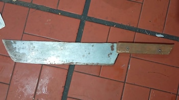 Dos delincuentes corrían por los techos de un hotel en Constitución, arrojaron droga y amenazaron a un inquilino: fueron detenidos