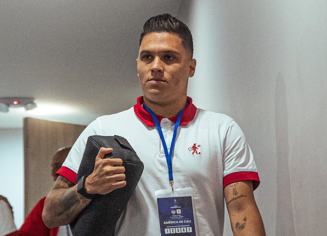 El mediocampista aprovechó su gol en la serie de los tiros penales para callar a los jugadores y la hinchada del Junior - crédito @americadecali / X