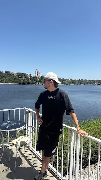 Entre sus noches arriba de