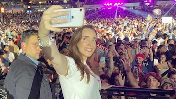 Un cantante folklórico criticó la