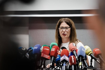 04/06/2025 La exmilitante socialista Leire Díez durante una rueda de prensa, en el Hotel Novotel, a 4 de junio de 2025, en Madrid (España).
POLITICA
Carlos Luján - Europa Press