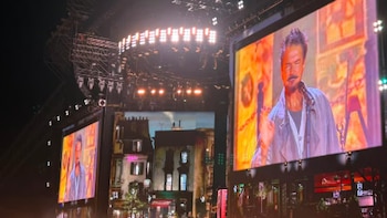 Ricardo Arjona despertó cientos de gritos y convirtió su regreso a Costa Rica en una noche de cercanía con sus seguidores