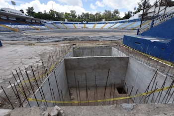 La CGC denunció penalmente a 12 personas por irregularidades en la planificación, contratación, ejecución y supervisión de la remodelación del estadio nacional.