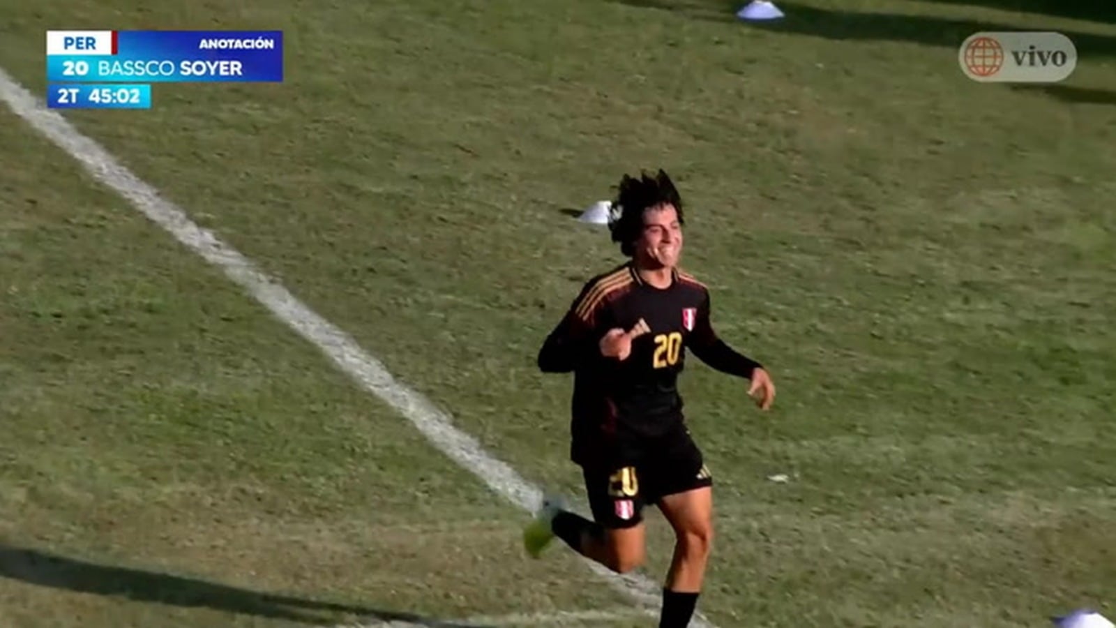 Gol de Bassco Soyer para establecer el 2-0 de Perú vs Bolivia en partido amistoso disputado en Chincha. Cortesía: América TV.