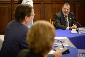 La misión de observación de la OEA sostuvo una reunión en la Ciudad de Guatemala con el presidente Bernardo Arévalo para abordar la selección del nuevo Fiscal General. (Cortesía: Presidencia de Guatemala)