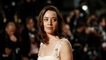 Aubrey Plaza será madre: el giro en su vida a un año de la muerte de Jeff Baena