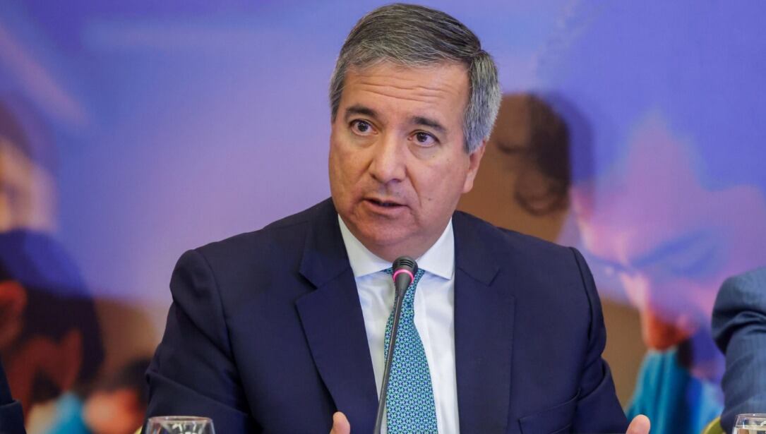 Llega Raúl Pérez Reyes al MEF. La salida del exministro pone en suspenso iniciativas para dinamizar la economía y cerrar brechas estructurales.