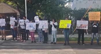 Padres se manifestaron y llevaron mesas de diálogo con autoridades estatales Foto: Facebook Desaparecidos Jalisco